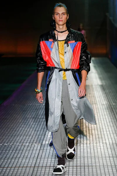 Look 40